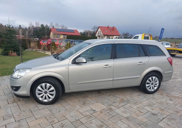 Opel Astra cena 13999 przebieg: 186000, rok produkcji 2007 z Kolbuszowa małe 781